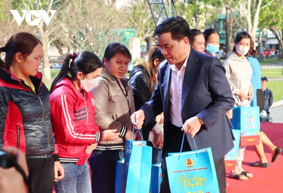 cho tet cong doan ho tro nguoi lao dong hinh anh 1