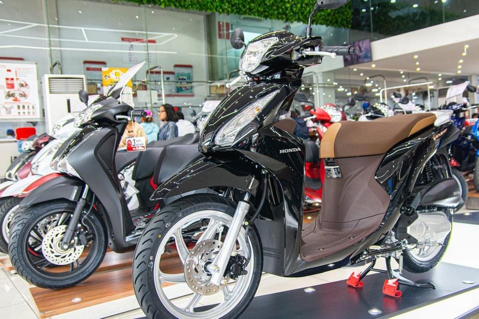 Tổng cục Thuế siết tình trạng bán ôtô, xe máy cao hơn giá niêm yết - 1
