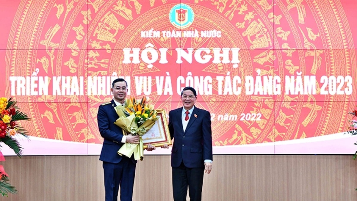 tong kiem toan nha nuoc ngo van tuan duoc trao tang huan chuong lao dong hang nhat hinh anh 1