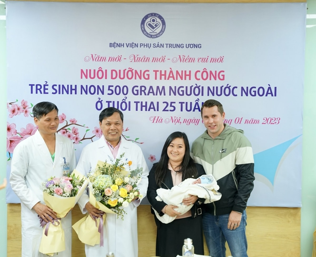 nuoi song tre sinh non nguoi nuoc ngoai chi nang 500 gram hinh anh 2