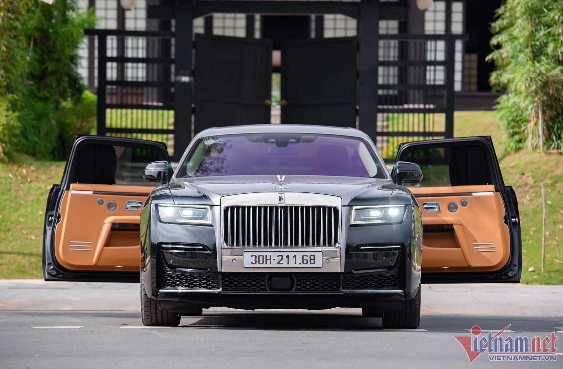 Ngắm Rolls-Royce Ghost 2021 đầu tiên về Việt Nam đang rao bán giá 39 tỷ ...