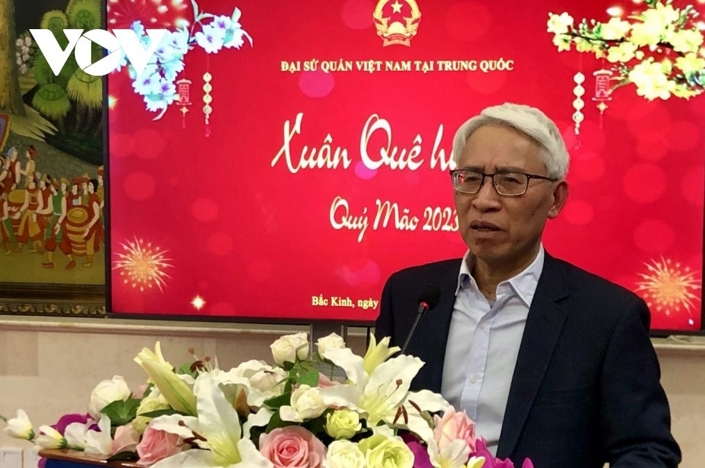 Đại sứ quán Việt Nam tại Trung Quốc gặp gỡ cộng đồng người Việt nhân dịp Xuân Quý Mão - ảnh 1