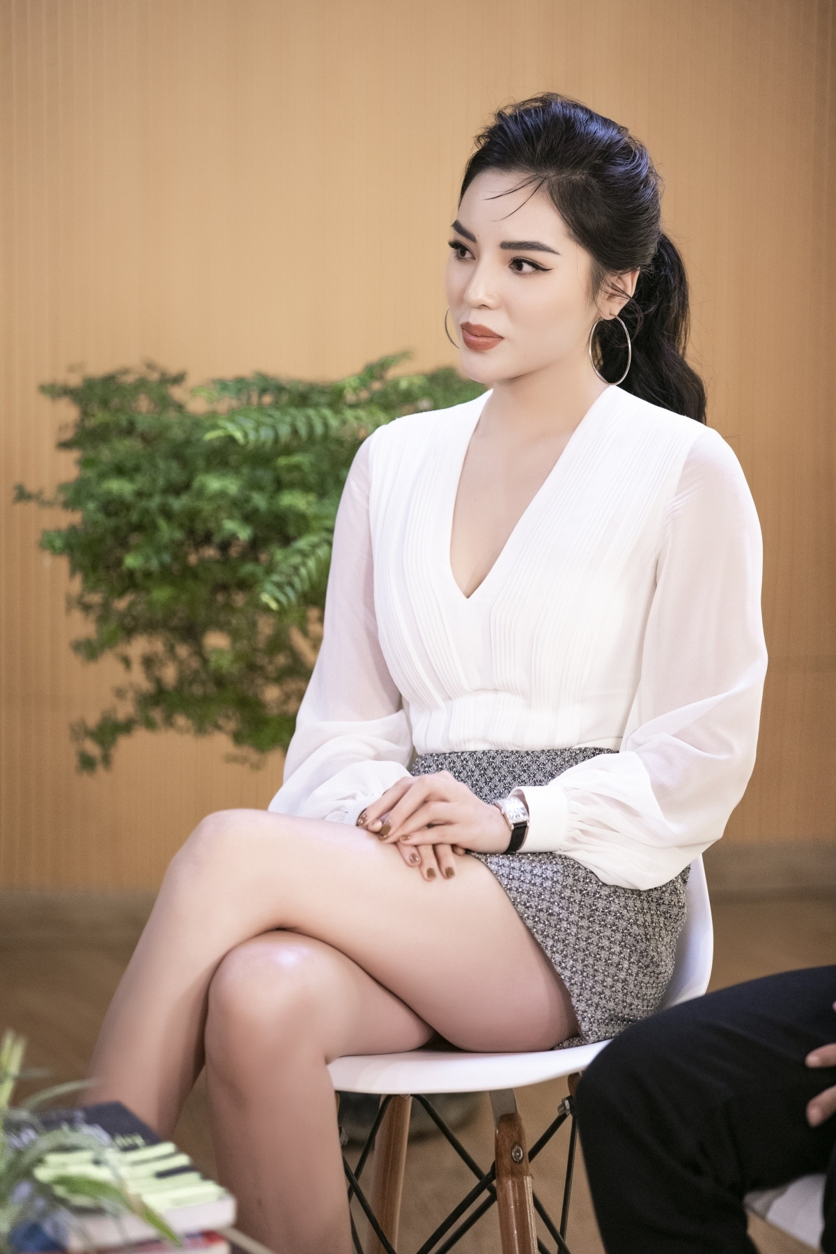 Hoa hậu Việt và những lần bị chỉ trích 'có hành vi không phù hợp'  - 2