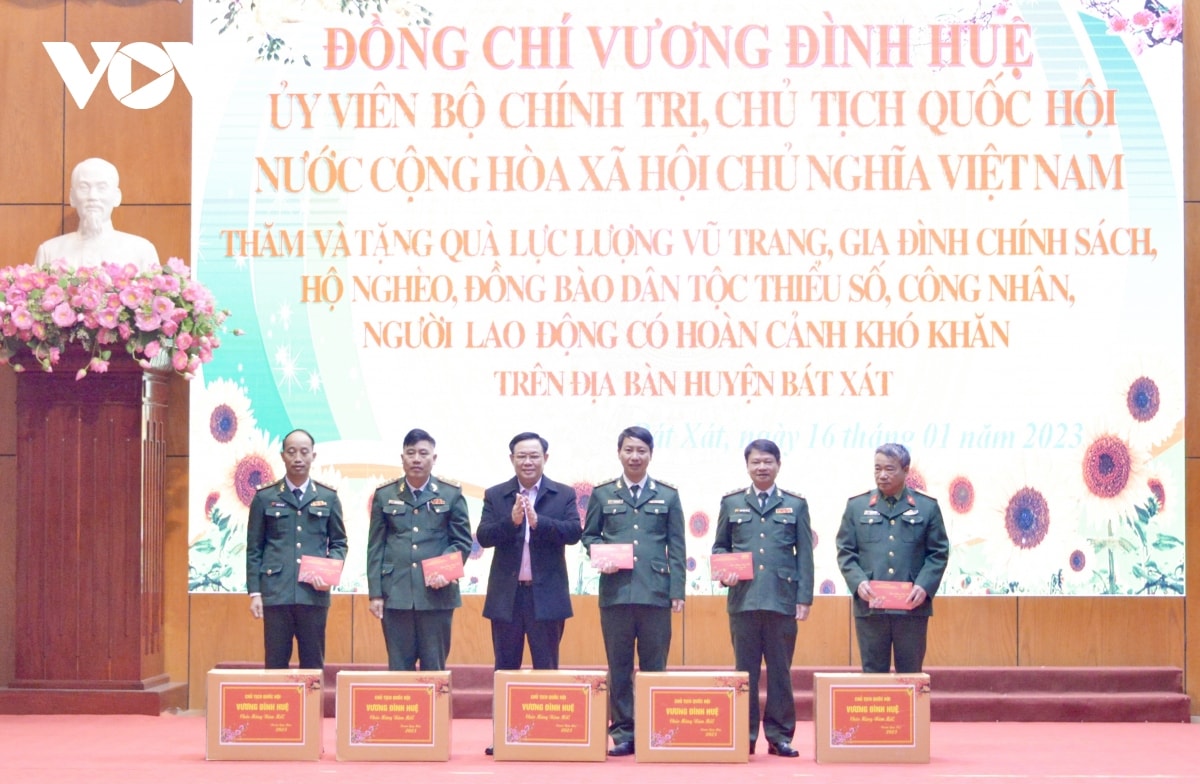 chu tich quoc hoi tham luc luong bien phong va cong nhan lao dong huyen bat xat hinh anh 3