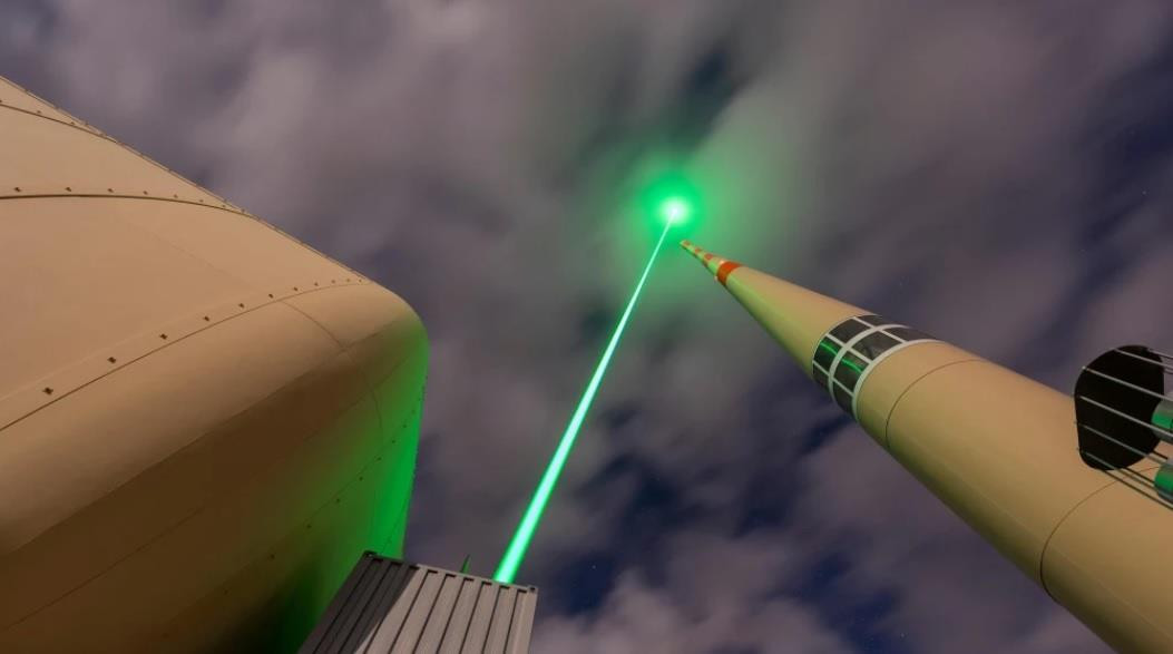 Các nhà khoa học lần đầu tiên dùng laser 'dẫn đường' tia sét - 1