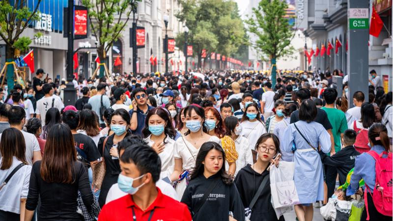 Trung Quốc: Tăng trưởng kinh tế 3%, nguy cơ khủng hoảng dân số - 2