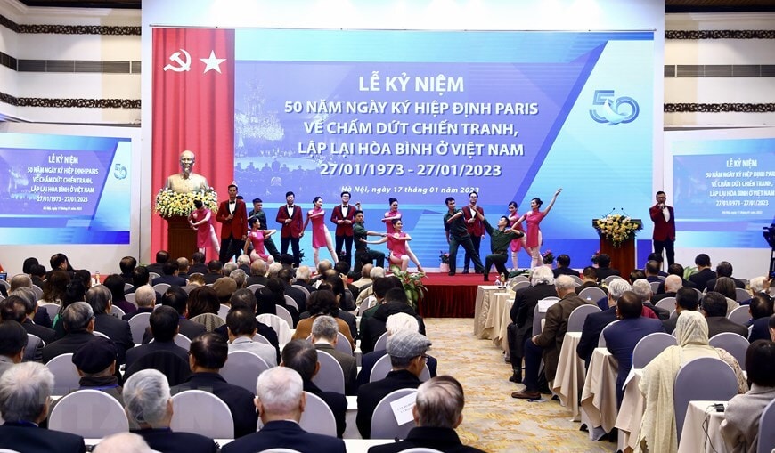 Trưng bày tư liệu và hình ảnh lịch sử kỷ niệm 50 năm Ngày ký Hiệp định Paris - 2