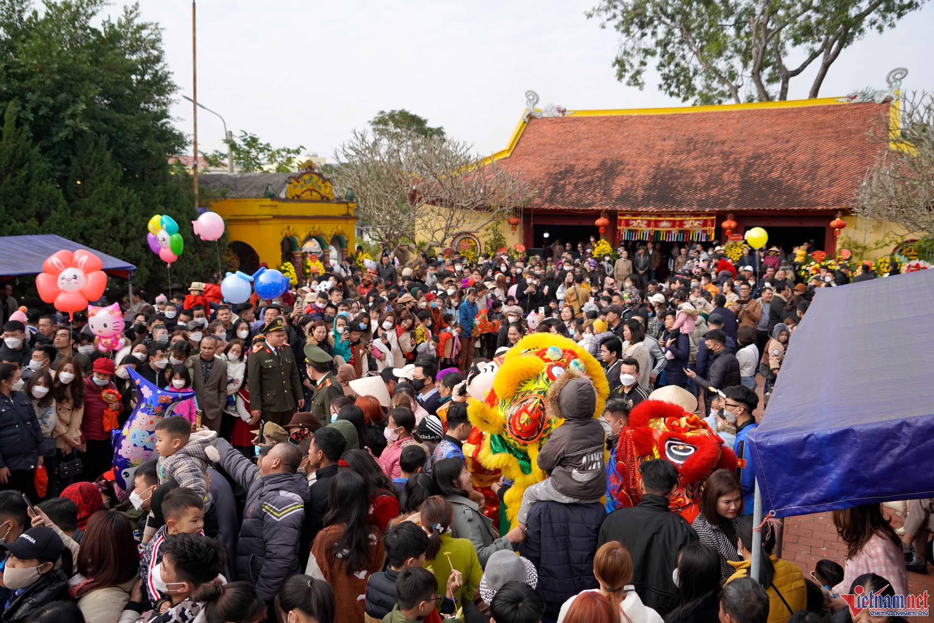 Các cụ thượng thọ được rước bằng võng đào lên miếu Tiên Công lễ tổ ở Quảng Ninh - 10