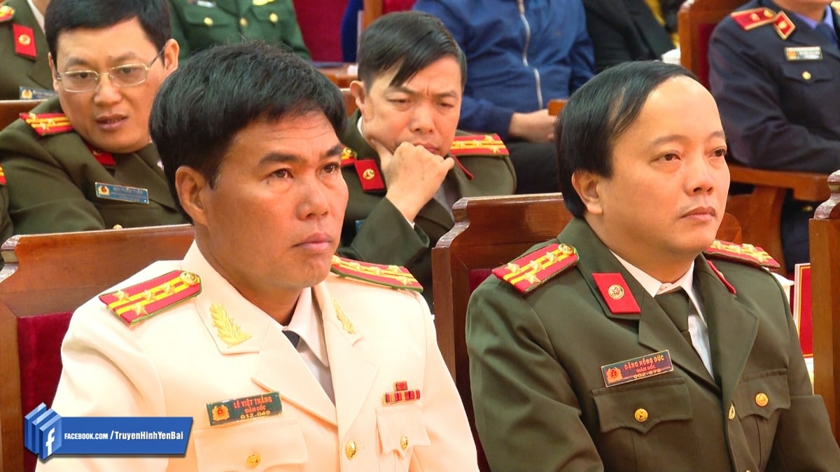 bo cong an co chanh van phong moi thay ong to An xo hinh anh 1