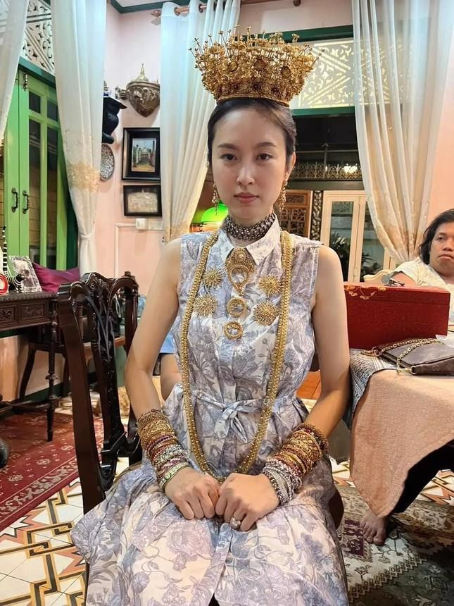 Hoa hậu chuyển giới đẹp nhất Thái Lan - Nong Poy lấy chồng - 3