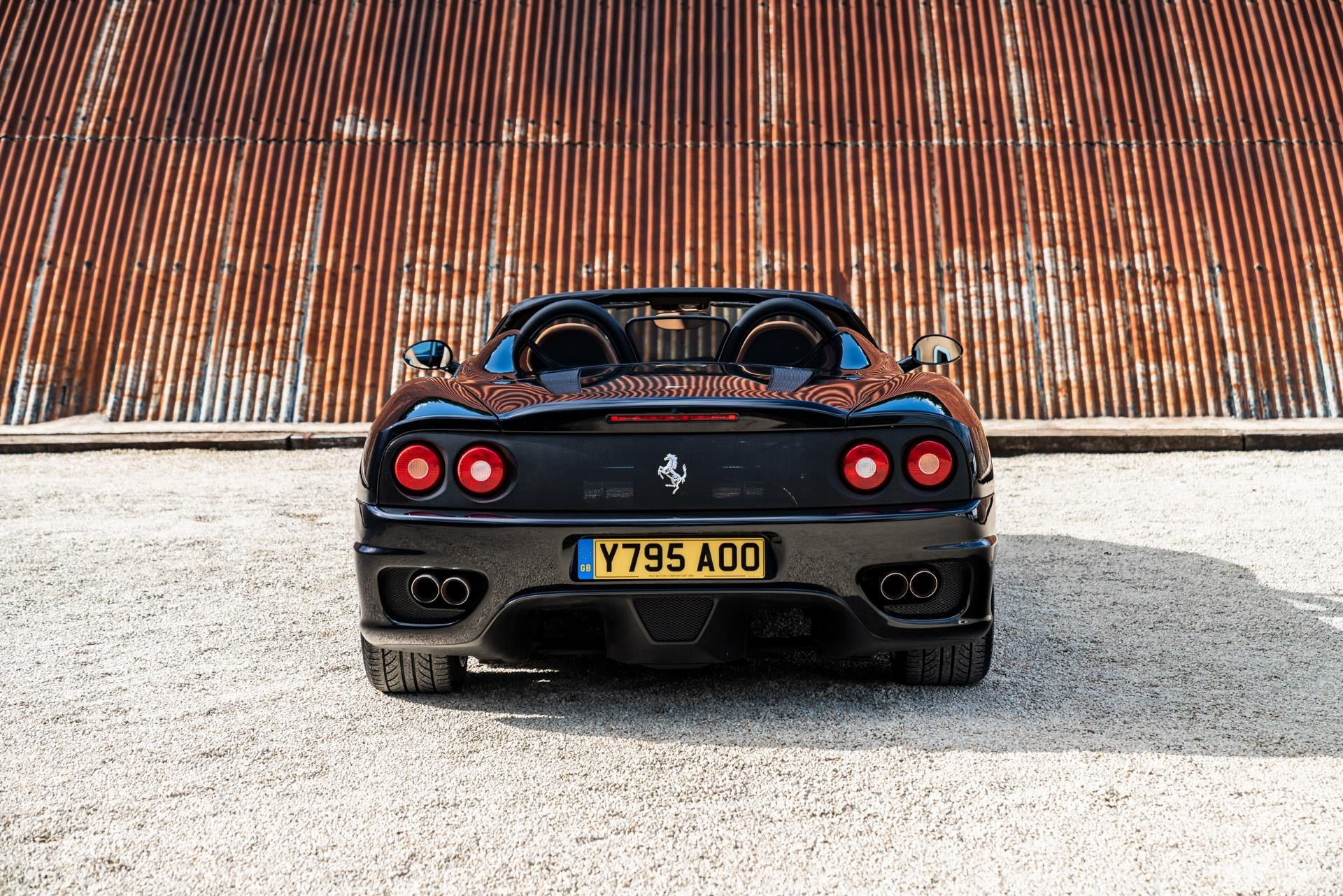 Chi tiết siêu xe Ferrari 360 Spider của David Beckham - 18