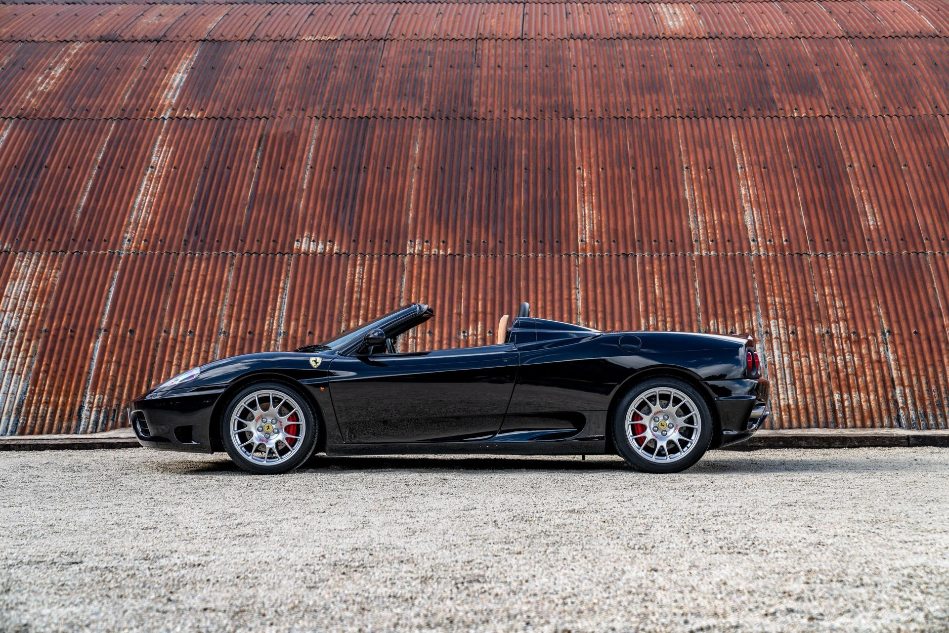 Chi tiết siêu xe Ferrari 360 Spider của David Beckham - 6