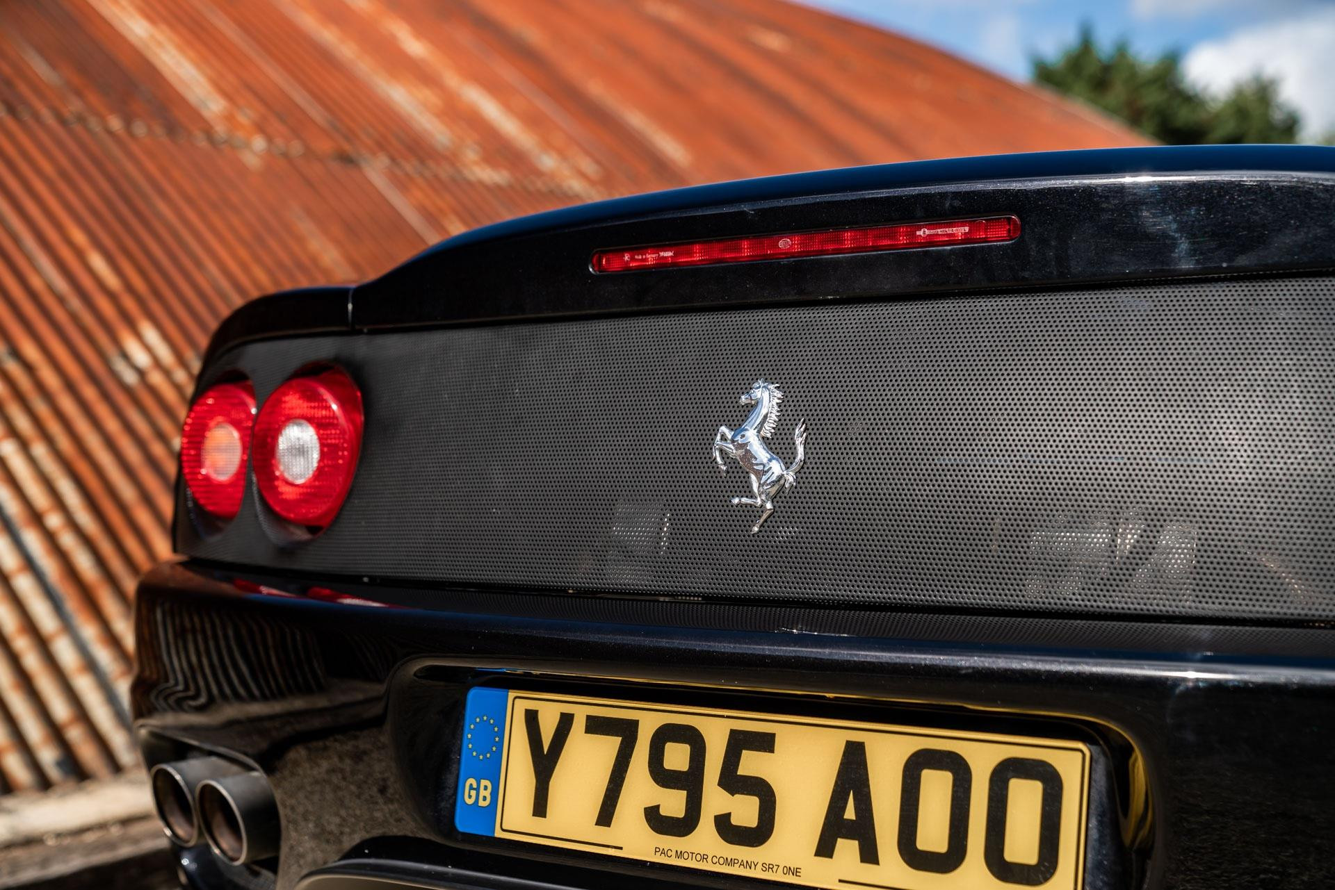 Chi tiết siêu xe Ferrari 360 Spider của David Beckham - 10