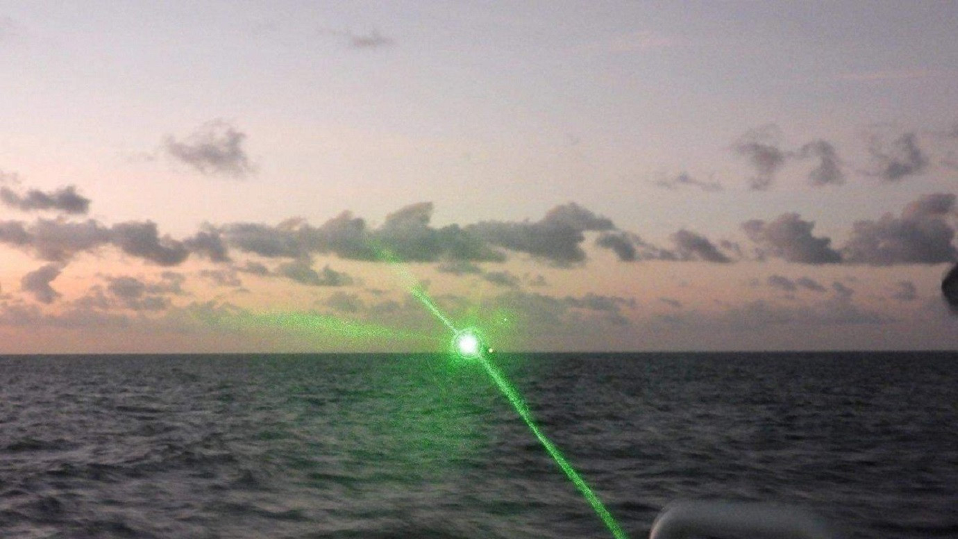 Cảnh sát biển Philippines cáo buộc Trung Quốc chiếu tia laser ở Biển Đông - 1