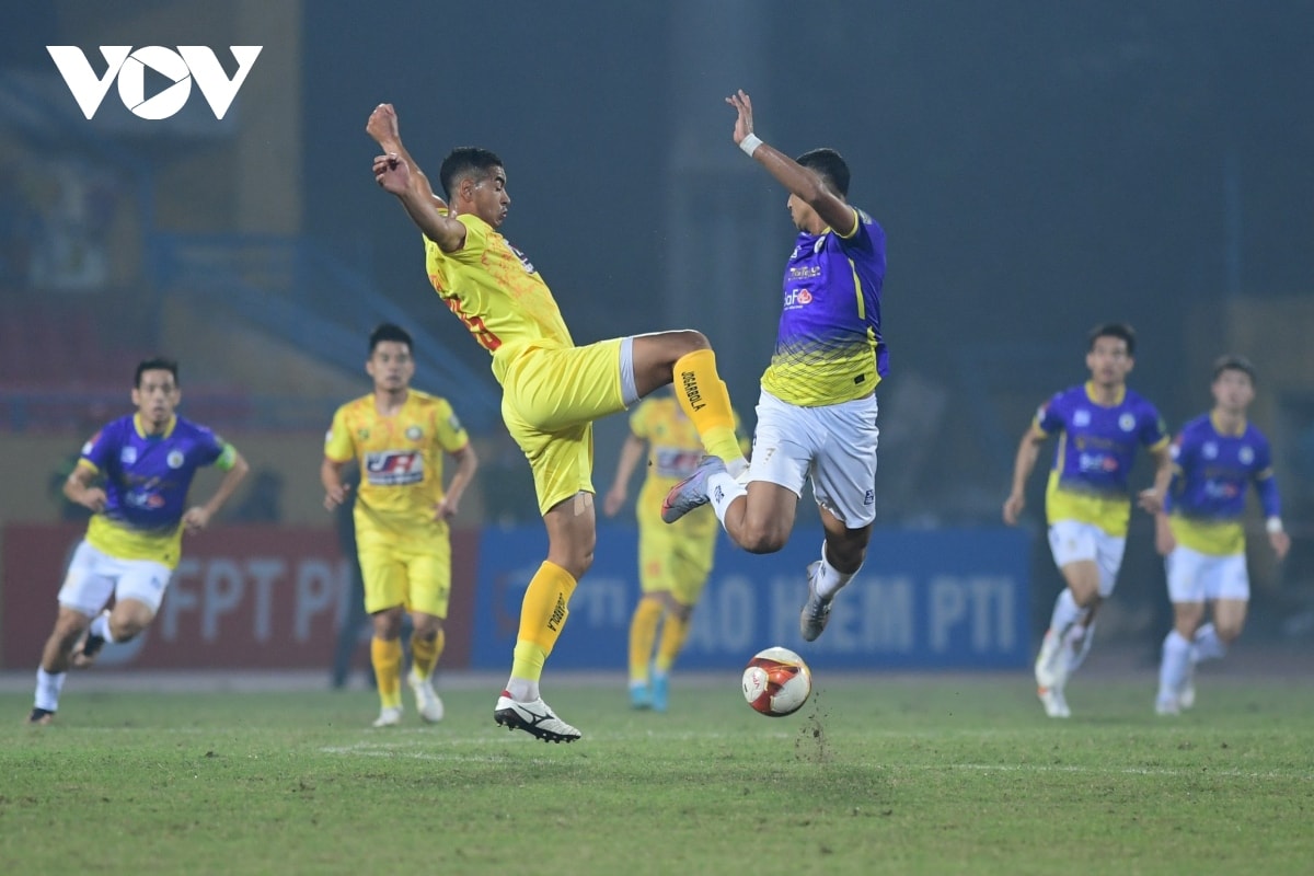truc tiep ha noi fc 0 - 0 thanh hoa Doi cong quyet liet, ban thang rat gan hinh anh 2