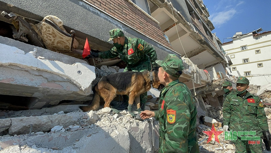 Lực lượng cứu nạn QĐND Việt Nam tiếp tục công tác hỗ trợ tìm kiếm nạn nhân vụ động đất tại Thổ Nhĩ Kỳ - ảnh 1