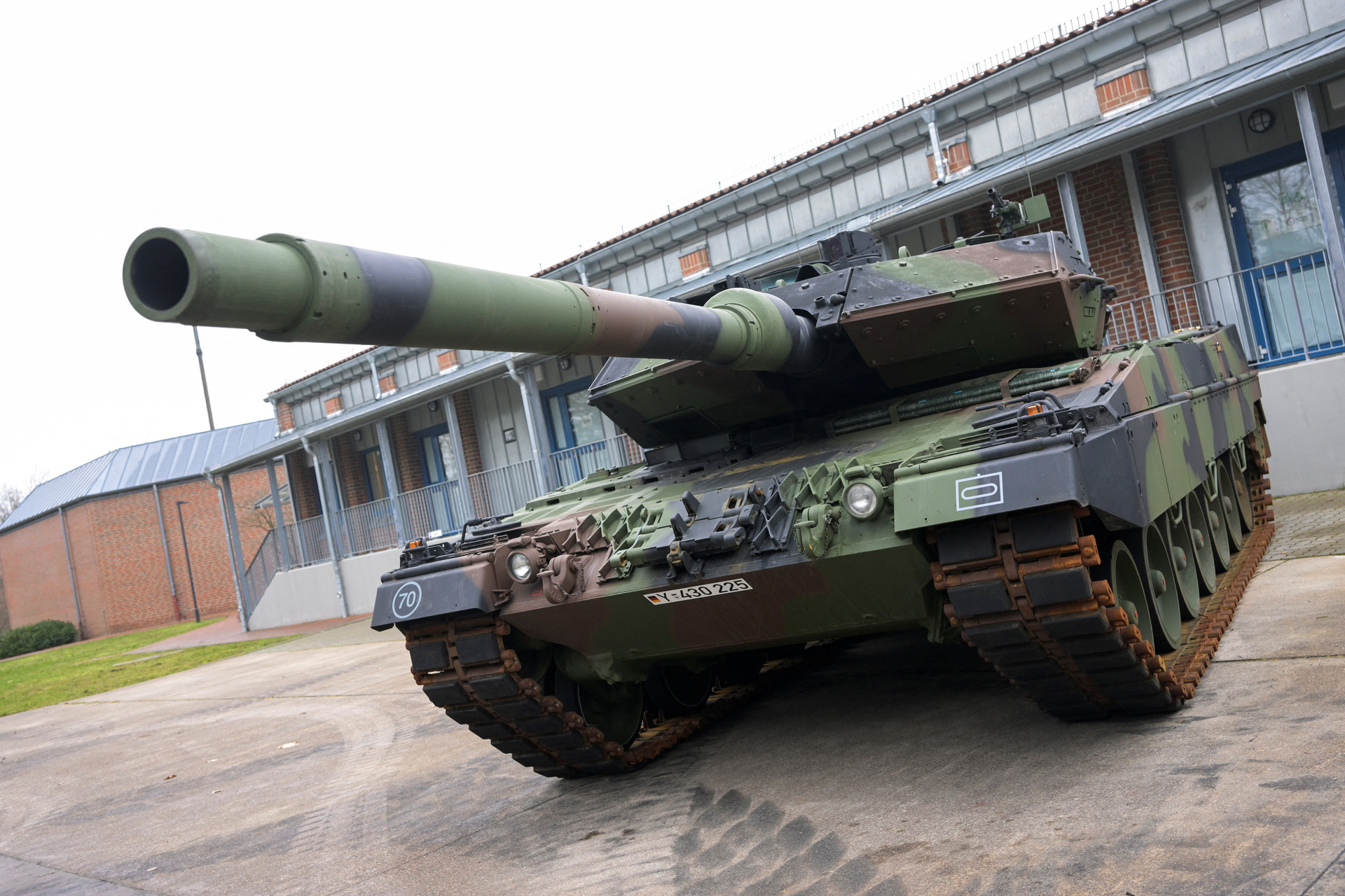 Lính Ukraine: Điều khiển xe tăng Leopard như lái Mercedes đời mới - 1