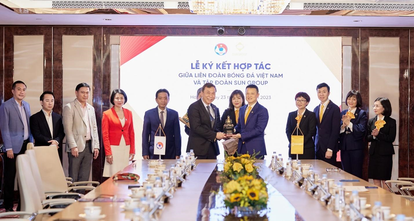 Tập đoàn Sun Group hợp tác với VFF phát triển bóng đá Việt Nam - 5