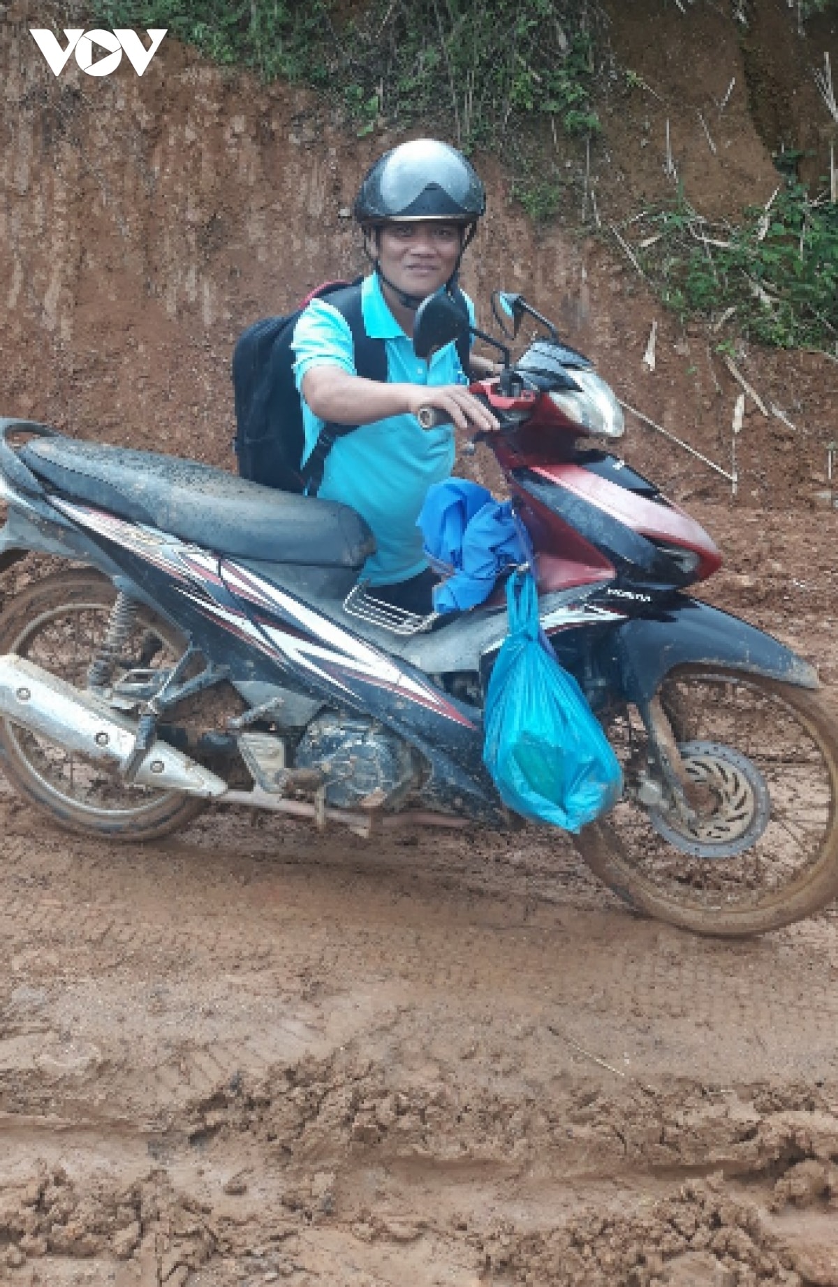 thay thuoc vung cao vuot kho, cham soc suc khoe nguoi dan vung bien hinh anh 2