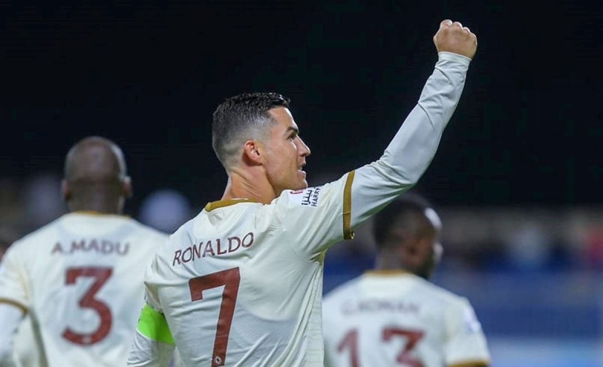 ronaldo ghi hat-trick, al nassr thang dam damac fc hinh anh 1