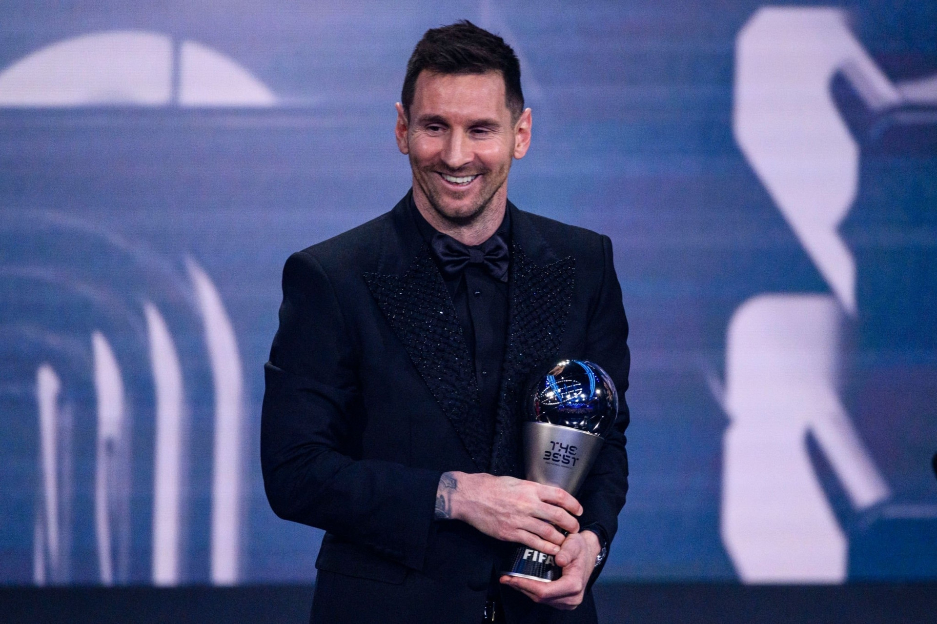 Messi giành giải cầu thủ xuất sắc nhất thế giới - 1