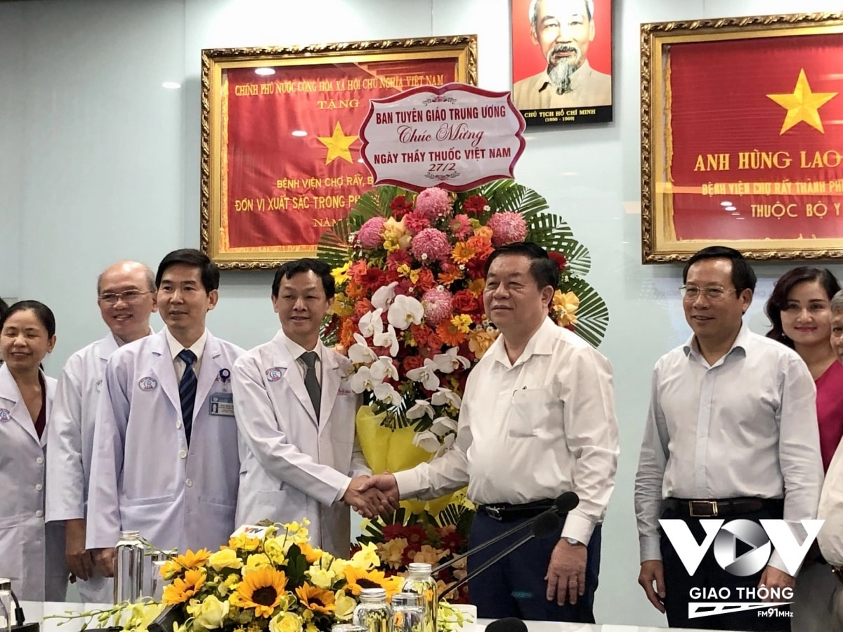 mua sam phai co 3 bao gia, benh vien gan nhu khong thuc hien duoc hinh anh 3