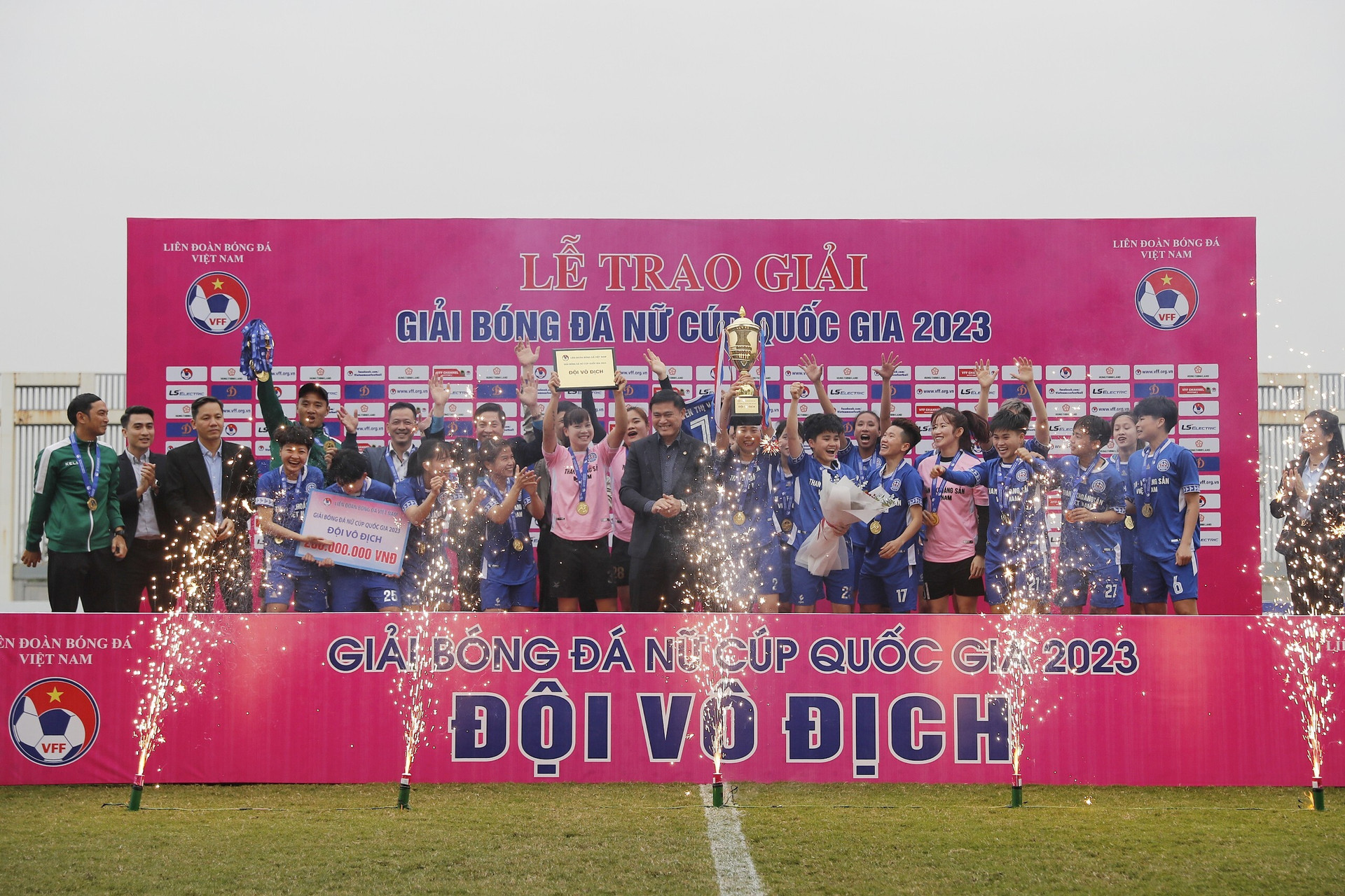 Than Khoáng Sản Việt Nam vô địch Giải bóng đá Nữ Cúp Quốc gia 2023 - 1