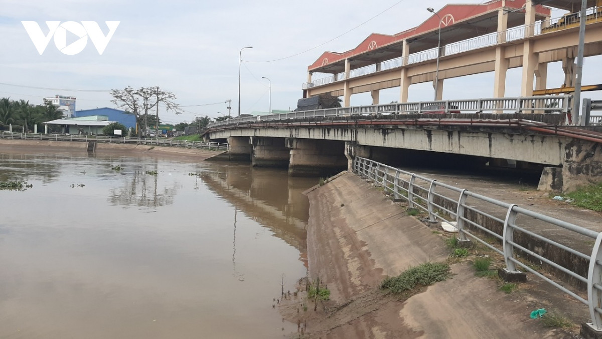 tien giang don nuoc ngot vao noi dong khi do man tren song sut giam hinh anh 1