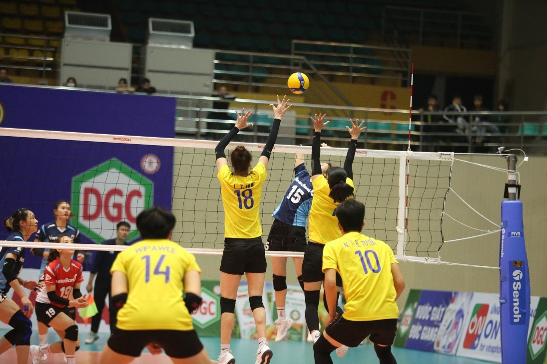 Nữ Ninh Bình Lienvietpostbank toàn thắng tại bảng A Giải Bóng chuyền VĐQG 2023 - 1