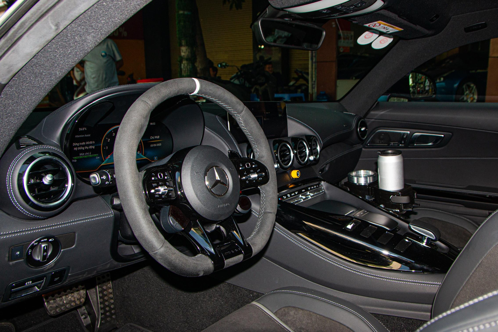 Chi tiết Mercedes-AMG GT R của đại gia cà phê Đặng Lê Nguyên Vũ - 7