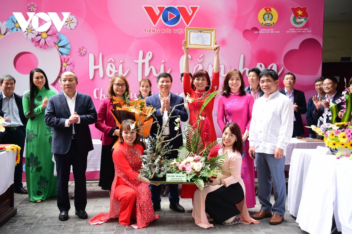 tung bung hoi thi cam hoa vov ky niem ngay quoc te phu nu 8 3 hinh anh 14