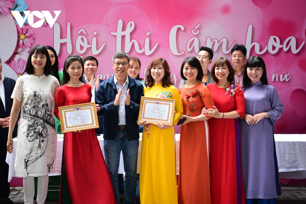tung bung hoi thi cam hoa vov ky niem ngay quoc te phu nu 8 3 hinh anh 17