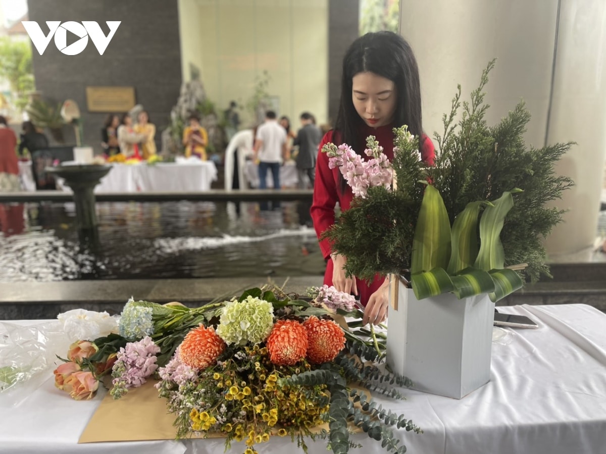 tung bung hoi thi cam hoa vov ky niem ngay quoc te phu nu 8 3 hinh anh 6