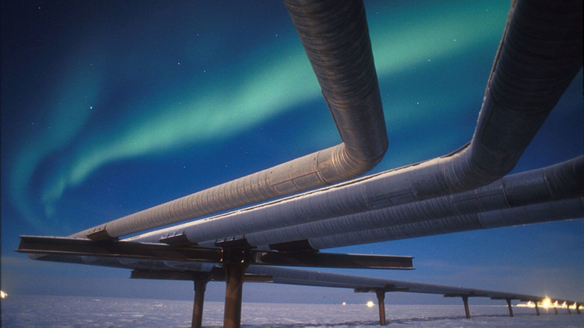 Nhà Trắng phủ nhận việc phê duyệt dự án khai thác dầu gây tranh cãi ở Bắc Cực - 1