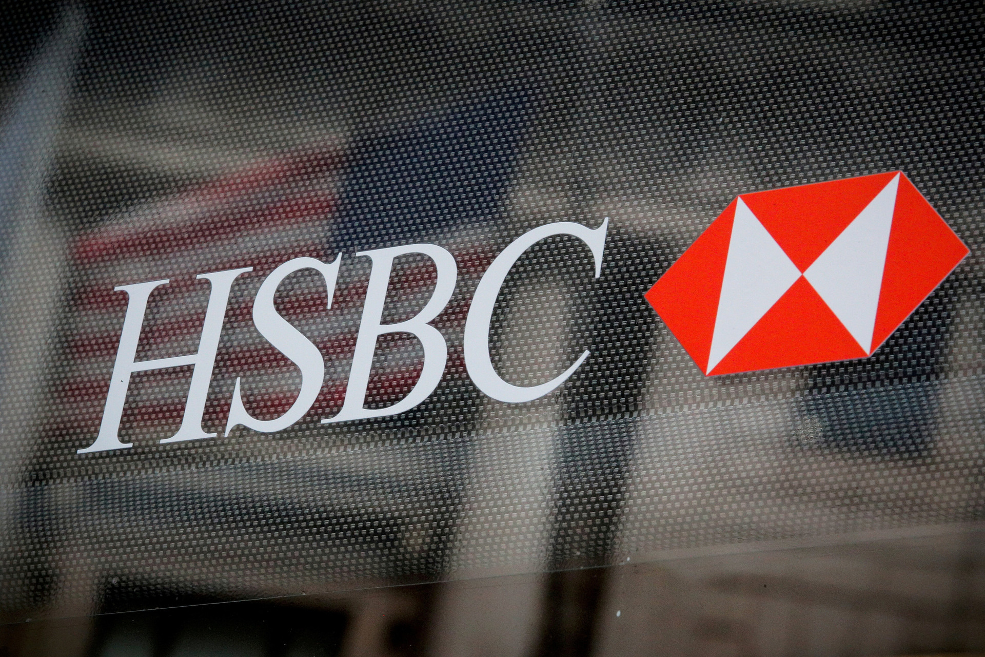 HSBC mua lại chi nhánh ngân hàng SVB tại Anh với giá 1 bảng - 1