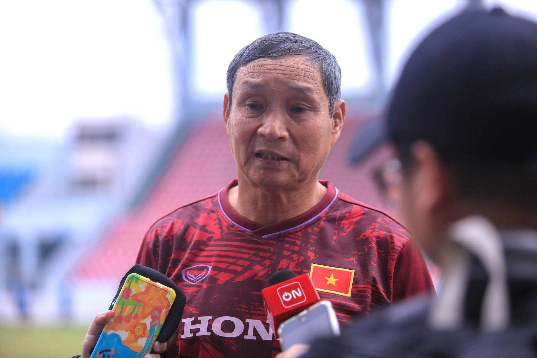 Tuyển Việt Nam thiếu Huỳnh Như, HLV Mai Đức Chung mong chờ cầu thủ trẻ thay thế - 1