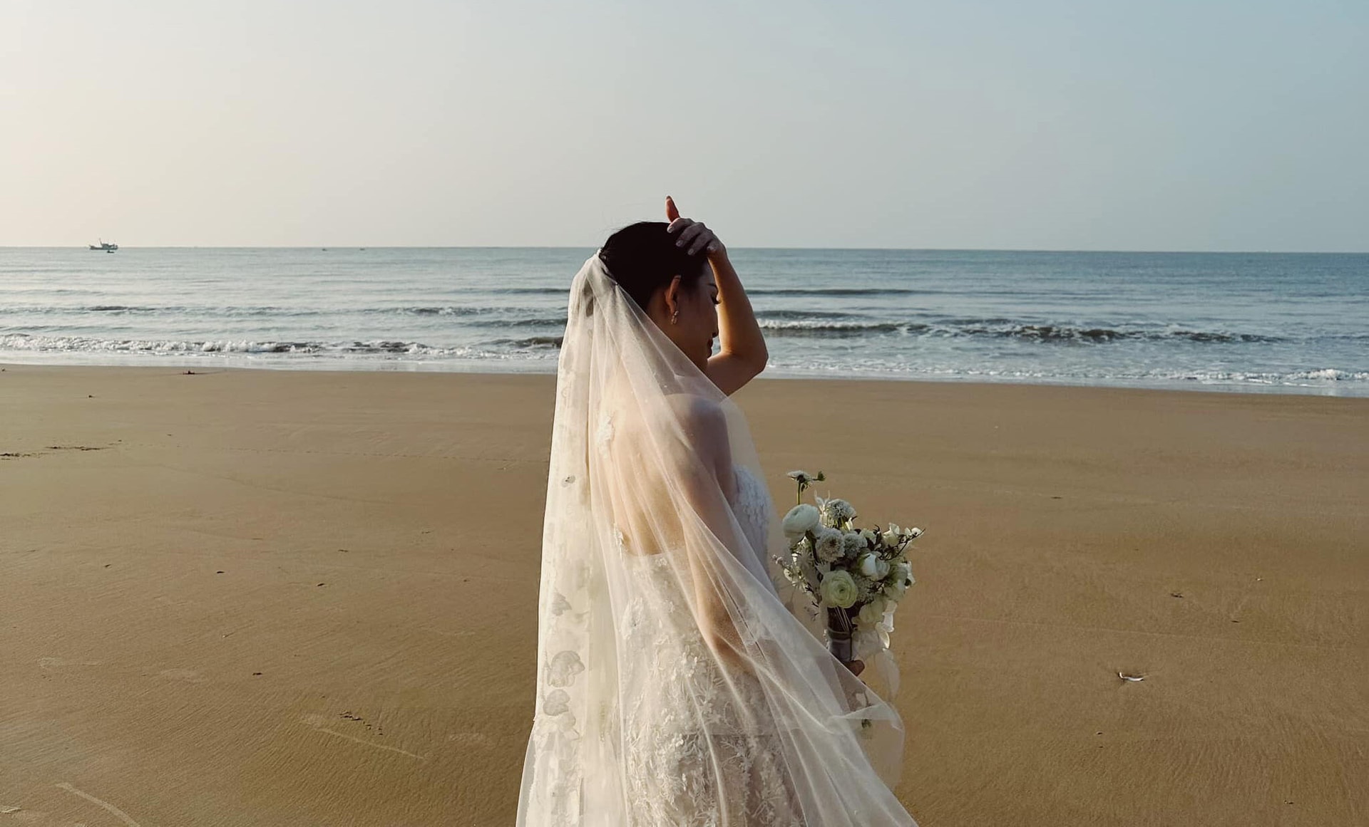 Sao Việt 17/3: Vũ Hà gọi vợ là 'ngân hàng', Linh Rin hé lộ ảnh cưới  - 2