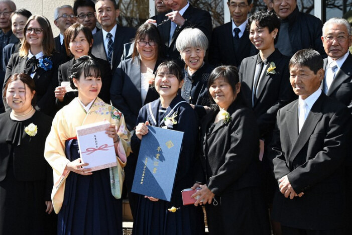 Ngôi trường cấp 2 ở Nhật tổ chức lễ tốt nghiệp cho học sinh duy nhất - 2