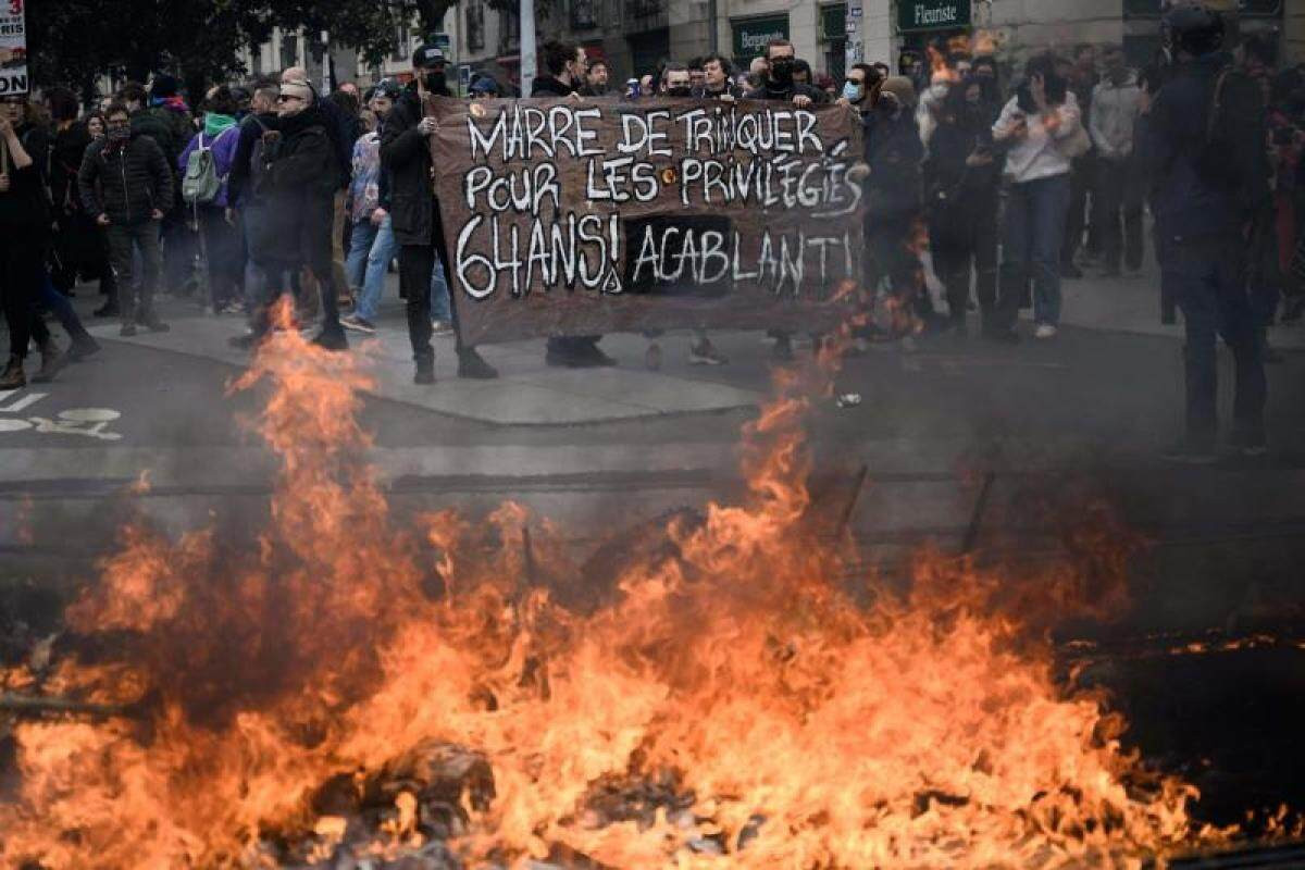 Nguy cơ bạo động bùng phát trong đình công và biểu tình tại Pháp - 1
