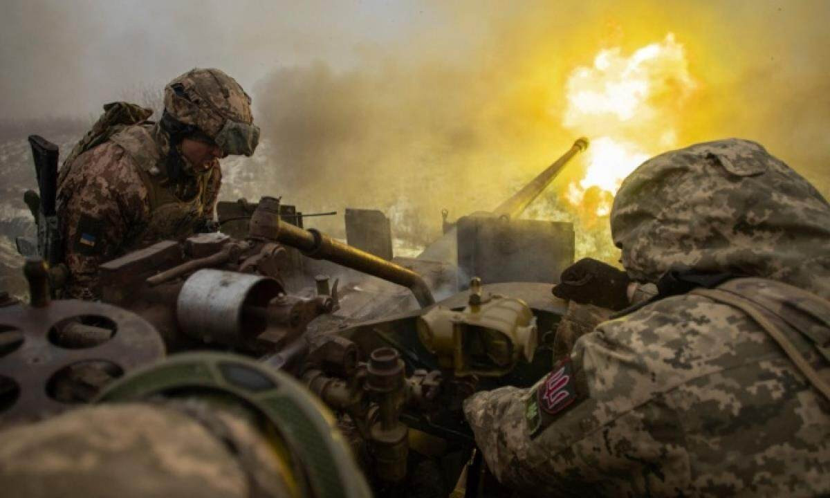 Nga tấn công từ nhiều hướng, Ukraine thừa nhận tình thế cấp thiết ở Bakhmut - 1