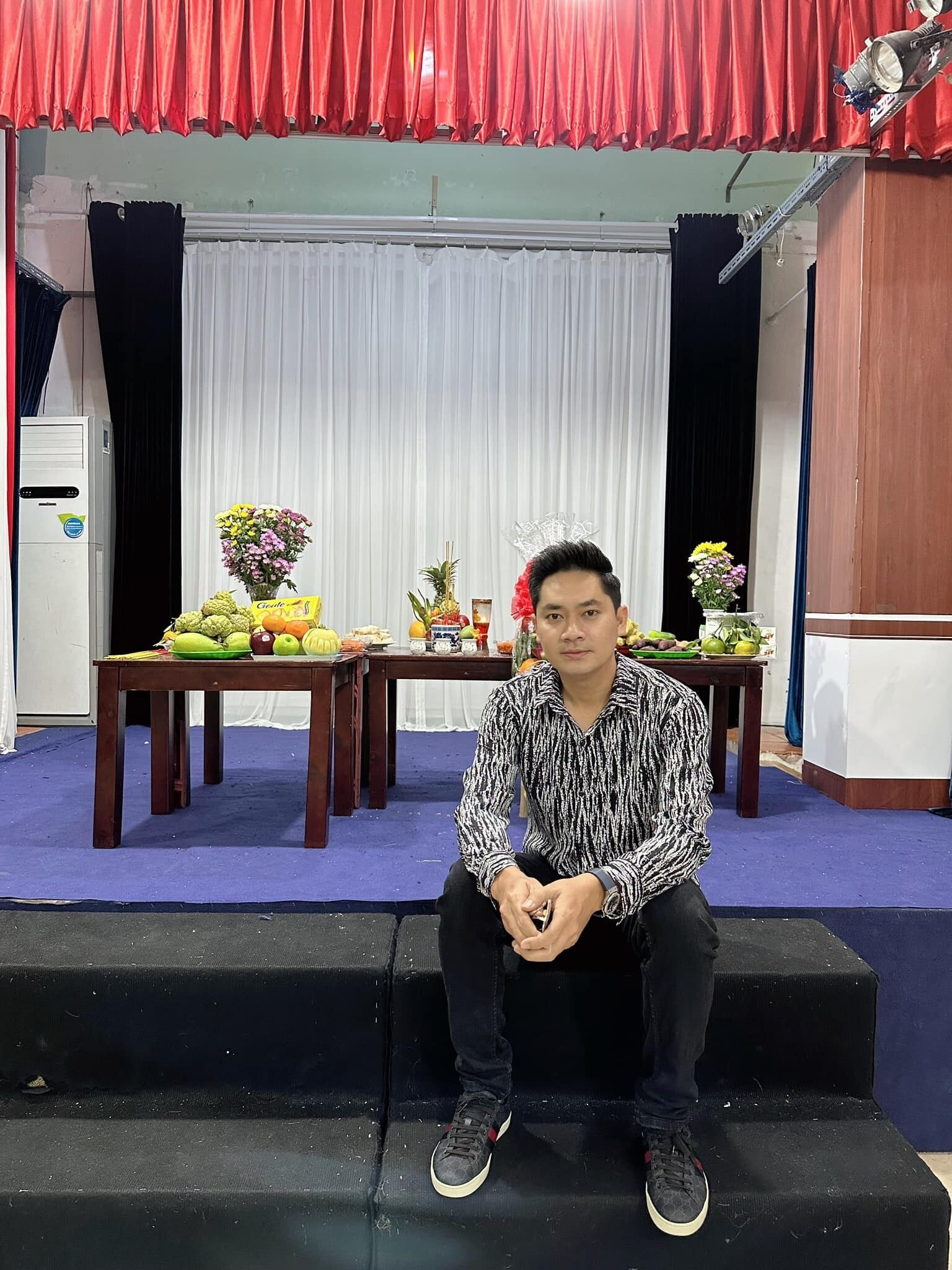 Sao Việt 2/4: Lý Hùng phong độ tuổi 54, Hồng Vân làm giỗ 4 năm cho Anh Vũ - 3