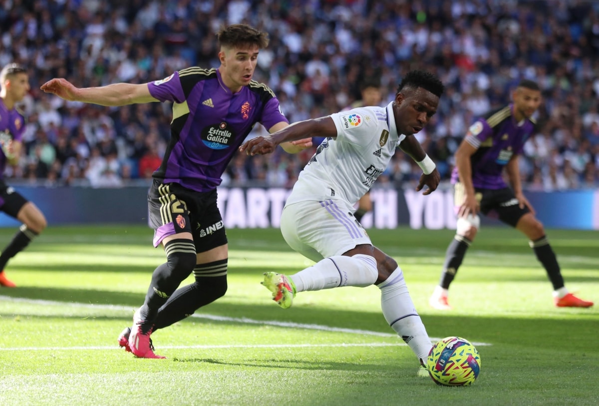benzema lap hat-trick, real madrid danh tennis truoc valladolid hinh anh 1
