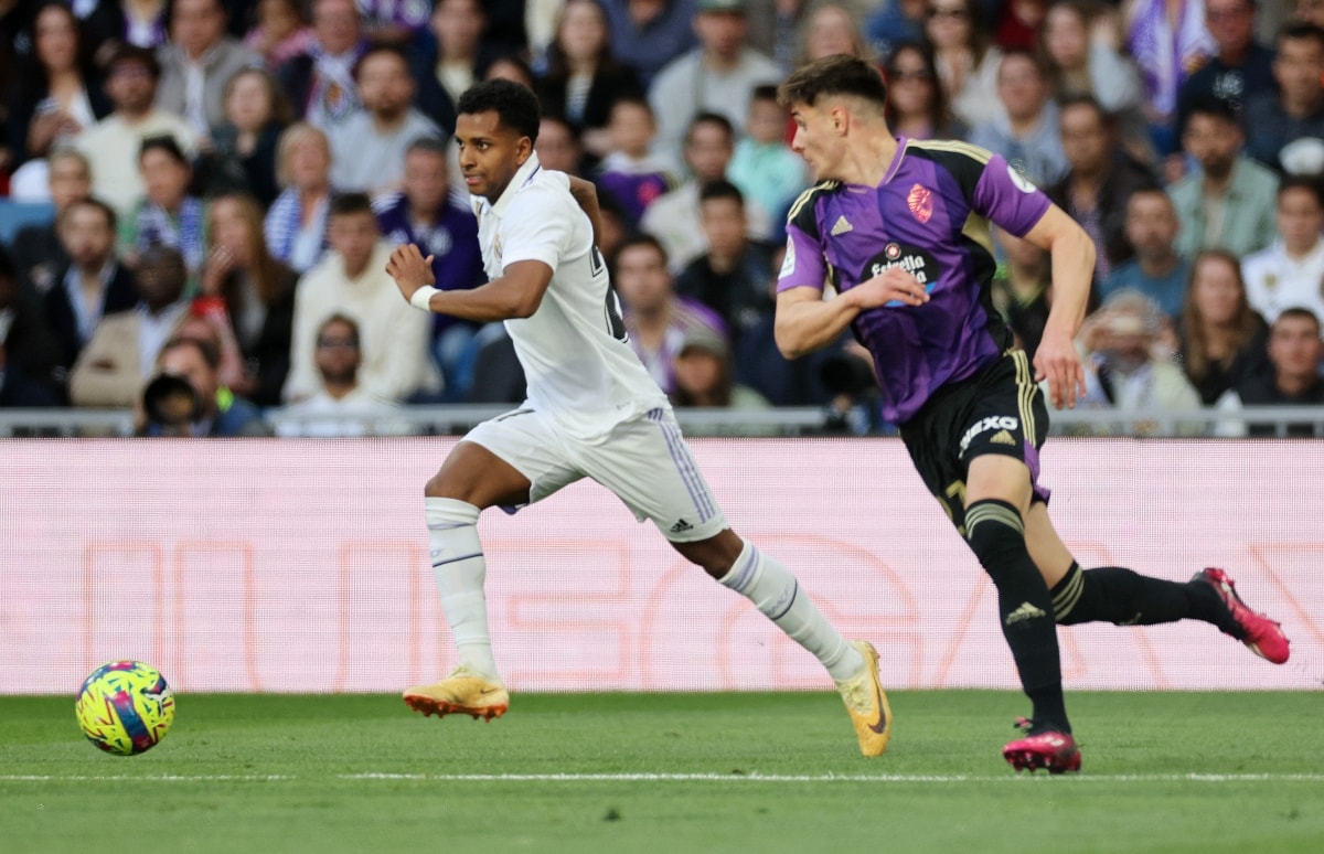 benzema lap hat-trick, real madrid danh tennis truoc valladolid hinh anh 7