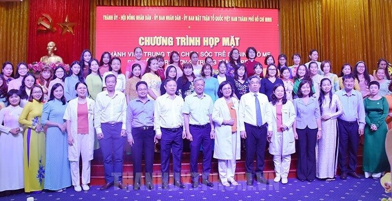 Tôn vinh những người cứu giúp 259 trẻ sơ sinh có mẹ nhiễm COVID - 1