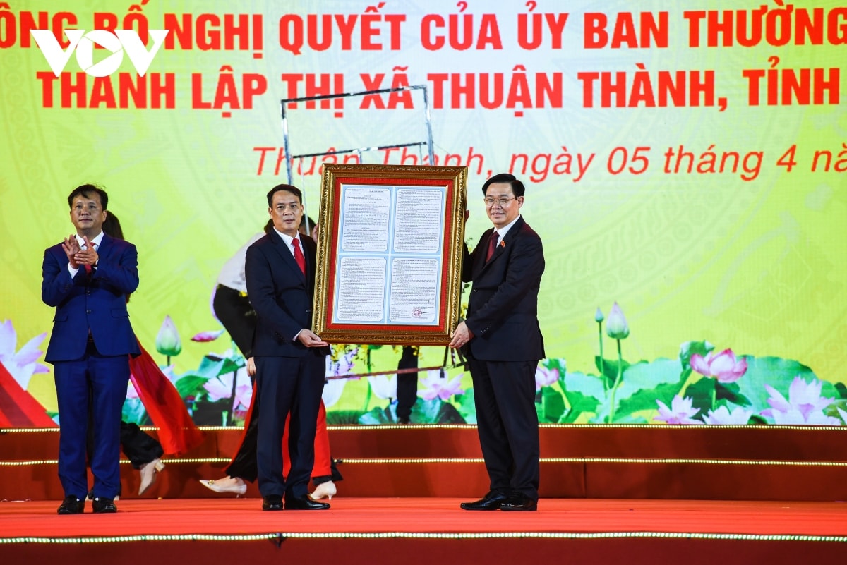 toan canh le cong bo thanh lap thi xa thuan thanh cua tinh bac ninh hinh anh 11