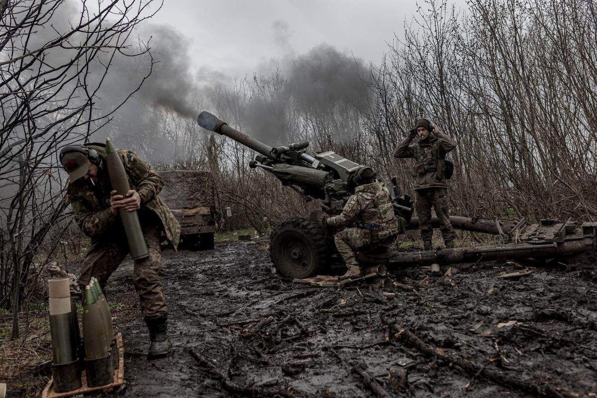 Lực lượng Wagner nói Nga kiểm soát 80% Bakhmut, Ukraine lên tiếng bác bỏ - 1