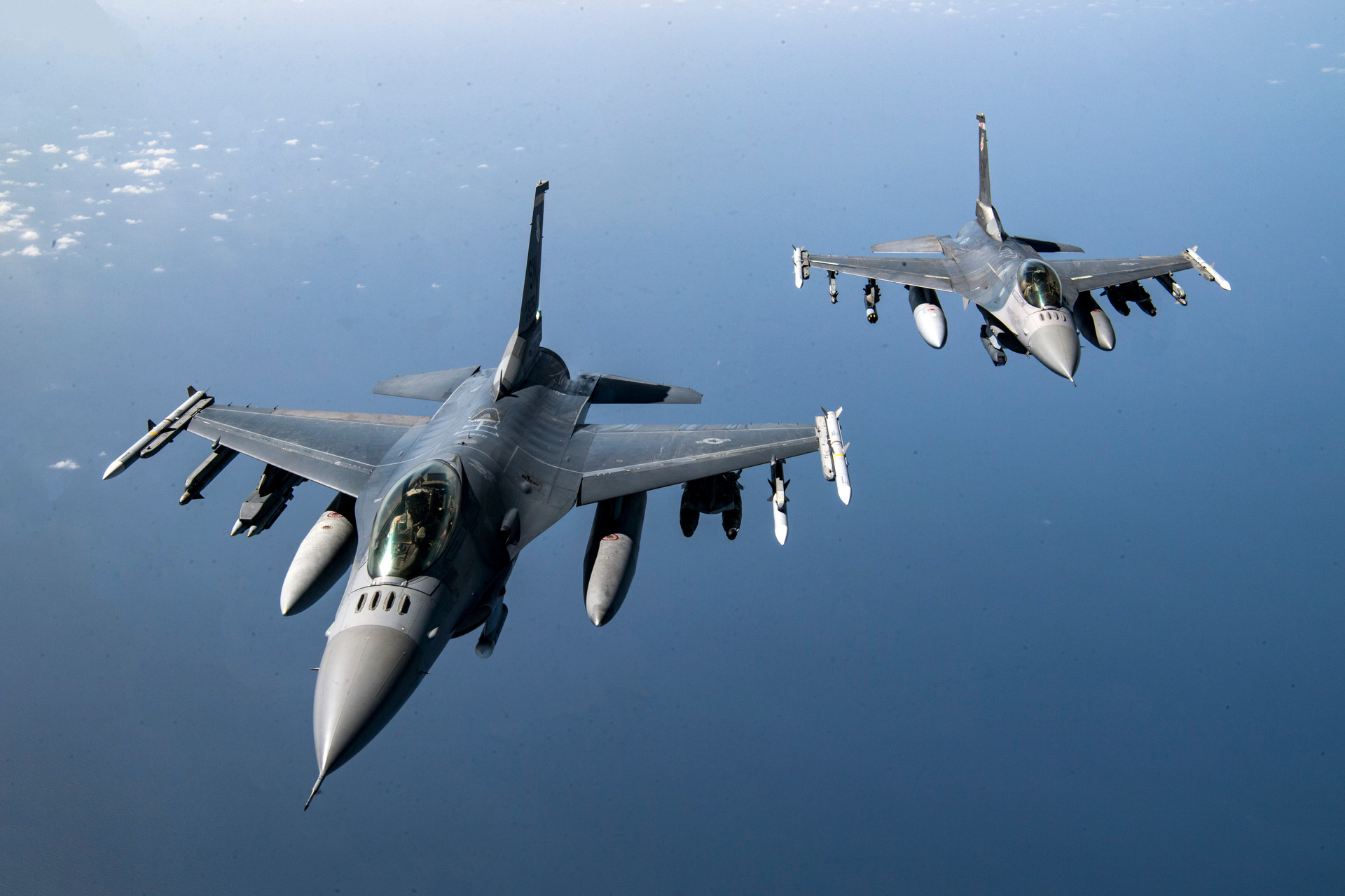 Cựu phi công Mỹ: Lỗi thời về radar, Su-35 sẽ thất bại trước F-16 - 2
