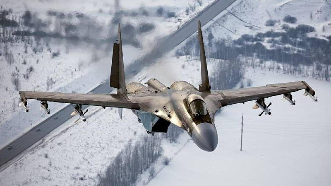 Cựu phi công Mỹ: Lỗi thời về radar, Su-35 sẽ thất bại trước F-16 - 1