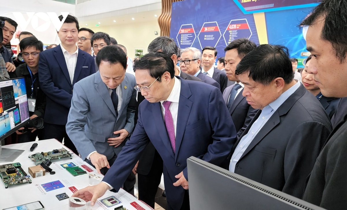 thủ tướng phạm minh chính thăm, làm việc tại Đại học quốc gia hà nội hình ảnh 4 thu tuong pham minh chinh tham, lam viec tai Dai hoc quoc gia ha noi hinh anh 4