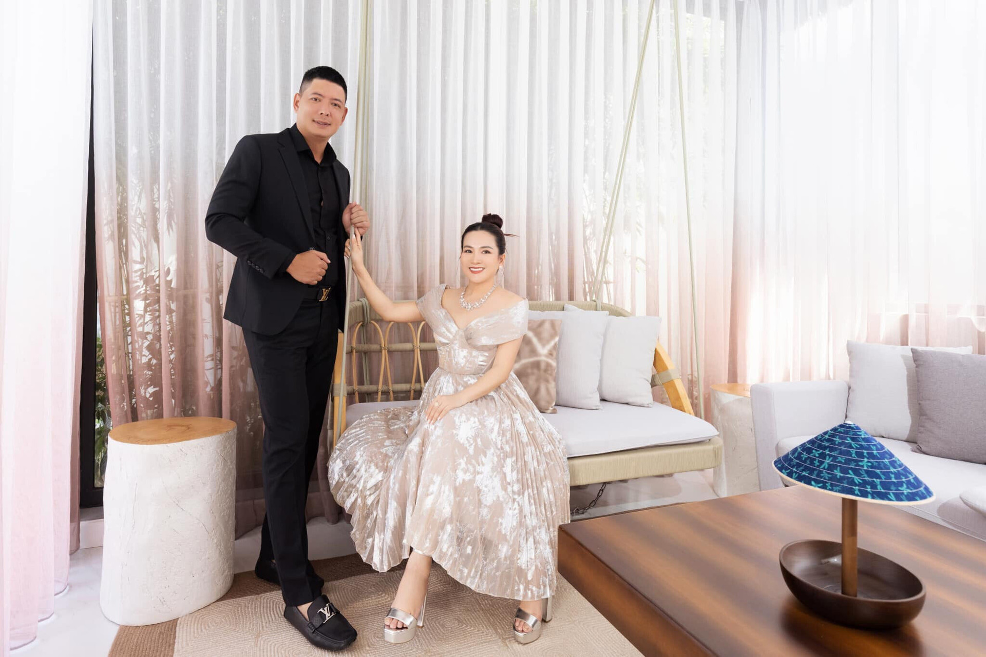 Hôn nhân ngọt ngào 15 năm của MC Bình Minh và vợ doanh nhân - 2